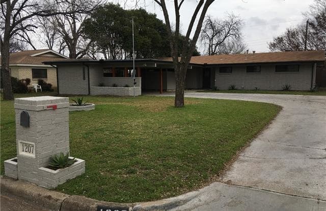 1207 Park Center Street - 1207 Park Center Street, Benbrook, TX 76126