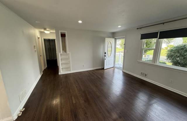 35 Maplewood Avenue Gallery 3