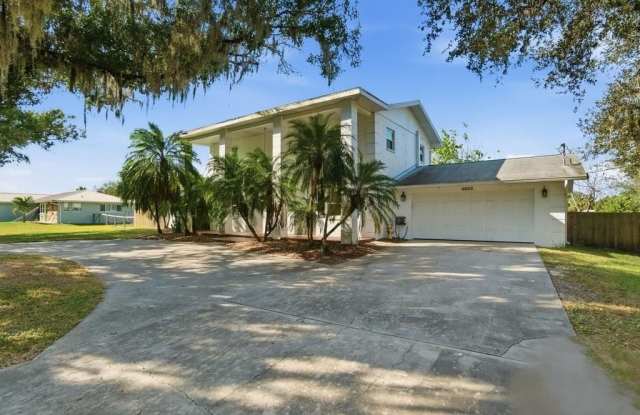 4920 Shady River Ln Gallery 4