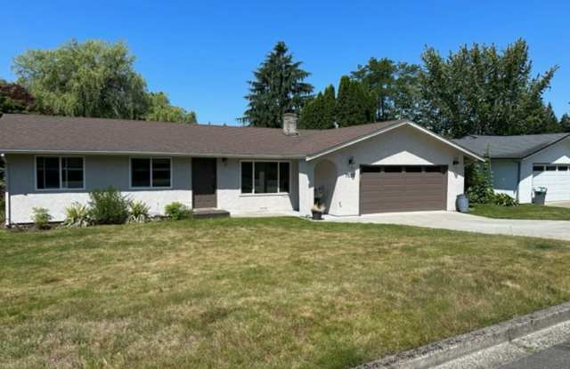 Updated Redmond Rambler For Rent! photos photos