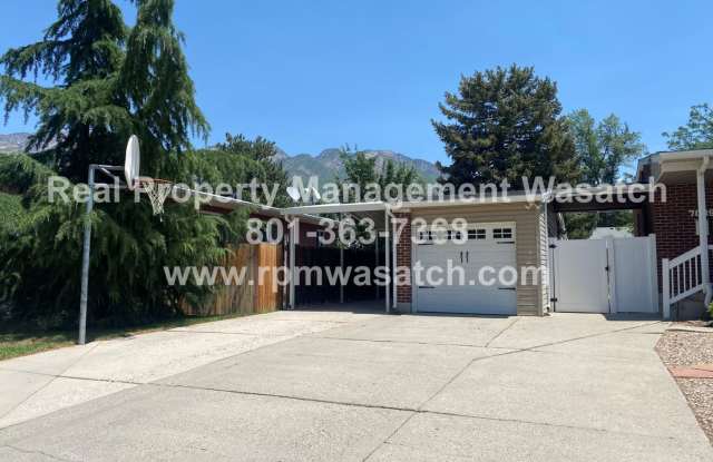 Come see this amazing 5 bedroom, 2 bath home 1/2 Off First Months Rent Special Gallery 4
