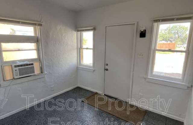122 East Delano Street Gallery 3