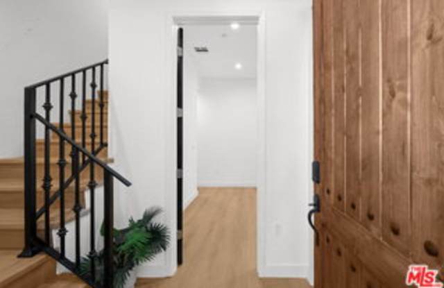 904 South Shenandoah Street Gallery 4