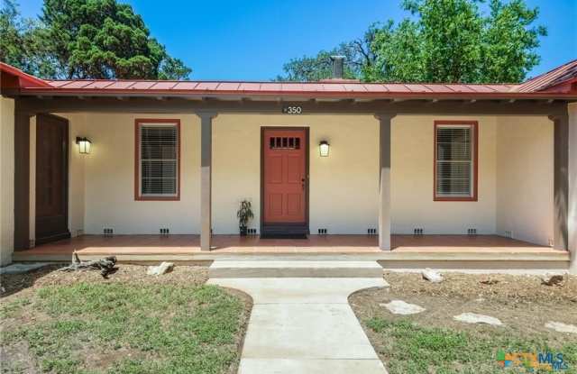 350 New York Avenue - 350 New York Avenue, New Braunfels, TX 78130