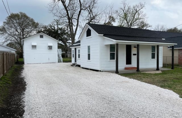 1529 Dieu St - 1529 Dieu Street, Port Neches, TX 77651 1529 Dieu St - 1529 Dieu Street, Port Neches, TX 77651