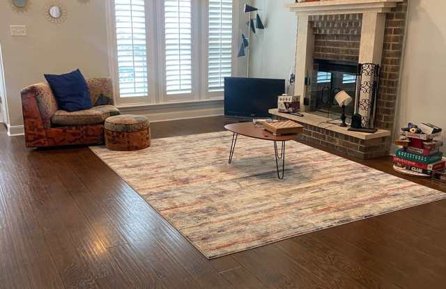 16731 Henderson Pass Gallery 2