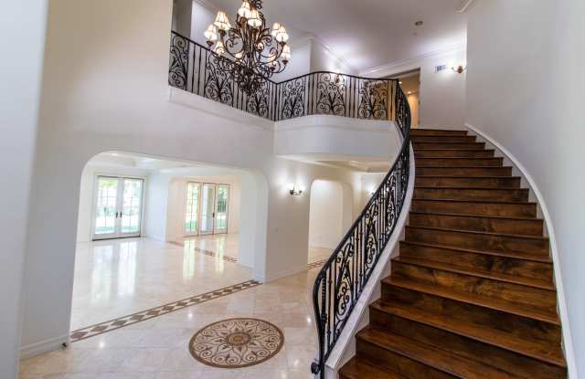 3698 Benedict Canyon Ln Gallery 2