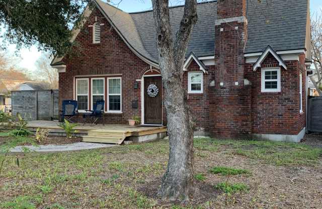 301 Clifford Street - 301 Clifford Street, Corpus Christi, TX 78404