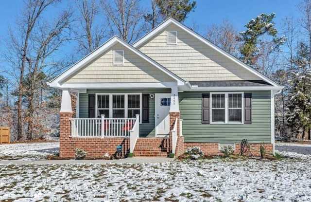 2455 Gracie White Cir - 2455 Gracie White Circle, Petersburg, VA 23805