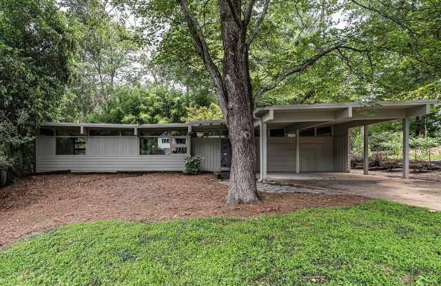 511 Transylvania Avenue Gallery 1