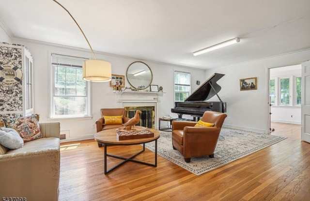 305 Lupine Way Gallery 4