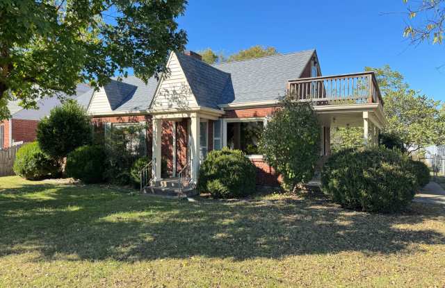 4 Bed, 2 Bath Walking Distance to Cumberland University! photos photos