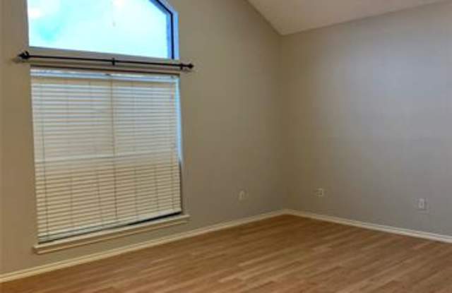 2028 Greenview Drive Gallery 3