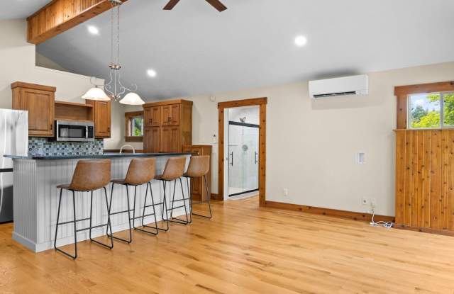 3-Bedroom Home with Peekaboo Views of Silver Lake photos photos