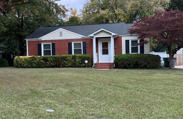 2 Bedroom, 1 bath house with an an office - 2317 Dickens Avenue, Charlotte, NC 28208
