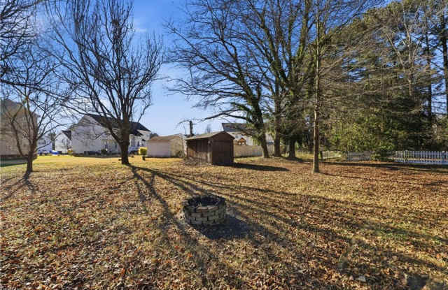 Charming 2 Bed, 2 Bath Home on Spacious Lot photos photos