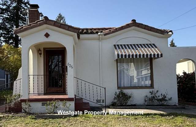 Darling Mediterranean-style 2/1 cottage in West Petaluma - 626 E Street photos photos