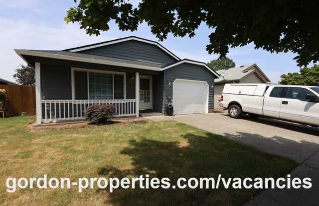 NW Stanley Ave - Gresham single level home with attached garage Gallery 3
