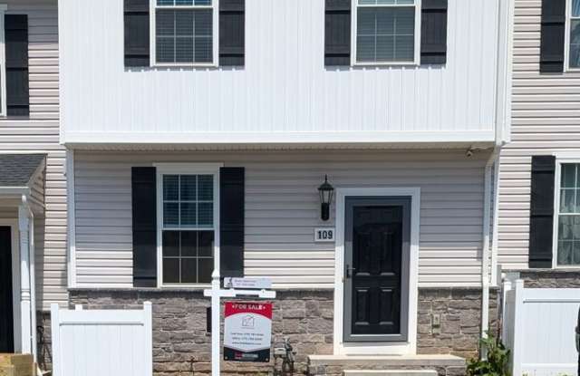 Nearly New 3-Bedroom Townhome in Hanover photos photos