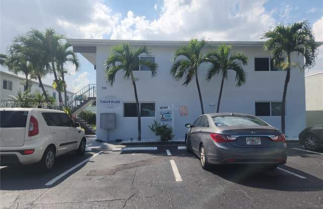715 NE 2nd Ave photos photos