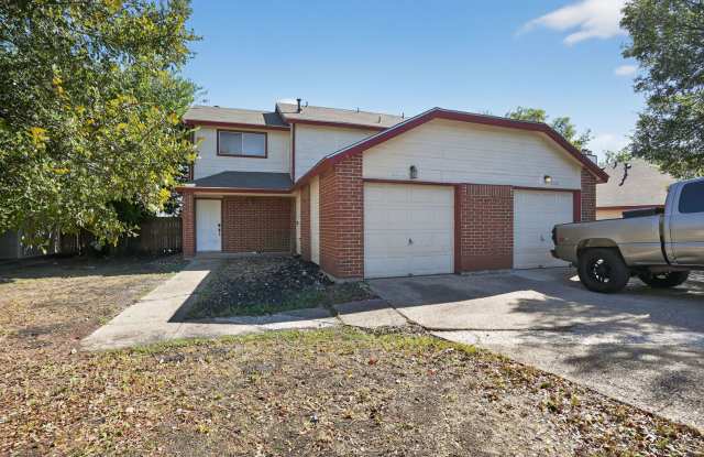 **6 Weeks Free!!** Beautifully Upgraded 2-Bedroom Home in a Great Location! - 5606 Allbrook, Bexar County, TX 78244