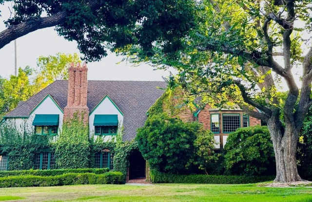 719 N Maple Dr photos photos