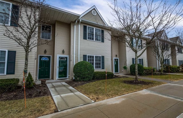 1118 Savoy Drive - 1118 Savoy Drive, Melville, NY 11747