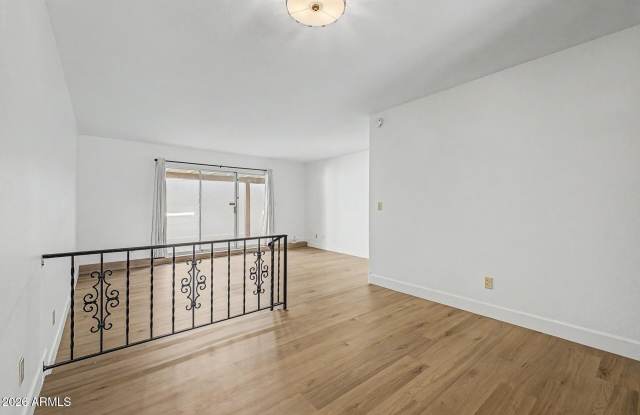 5207 S HAZELTON Lane Gallery 4
