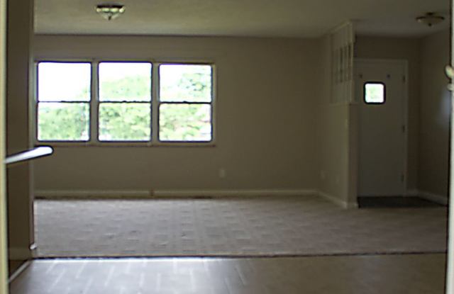Beautiful Brick 3 bedroom 2 bath Maryville City Schools Gallery 2