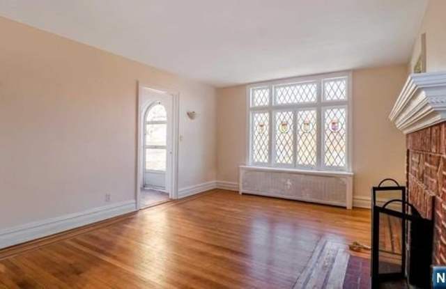 342 Whiteman Street photos photos