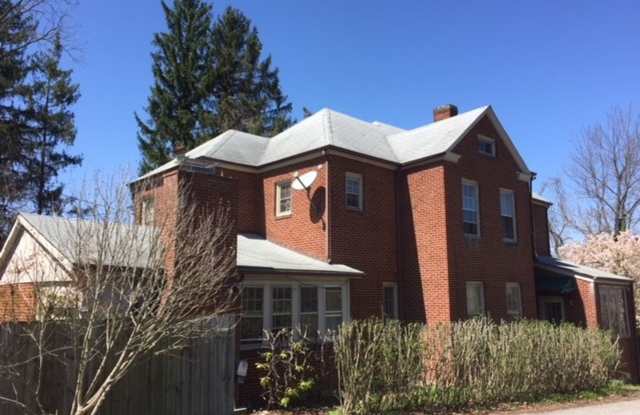 Radford, 5 BR / 2.5 BA, Available in August photos photos