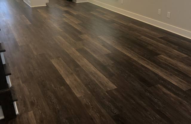 250 Grand Ave Gallery 2
