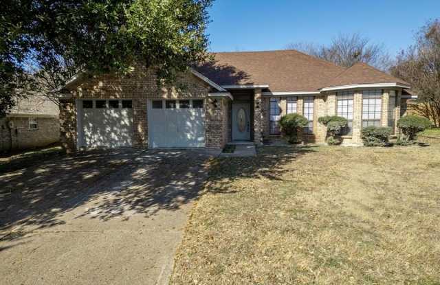 85 Delmore Drive - 85 Delmore Drive, Hillsboro, TX 76645