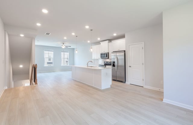 Newly Constructed 4bd/3.5ba Minutes From Airport and Under 2 Mi. From Downtown Hapeville! photos photos