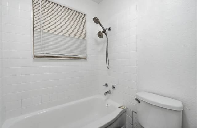 5808 NW Kinyon Gallery 4