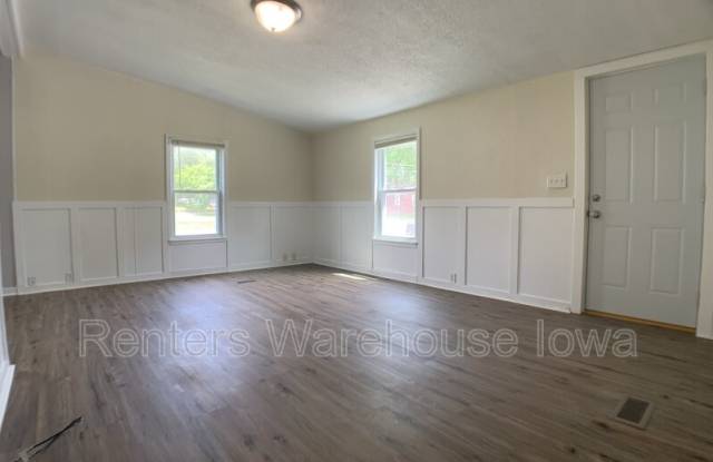 4202 NE 3rd St photos photos