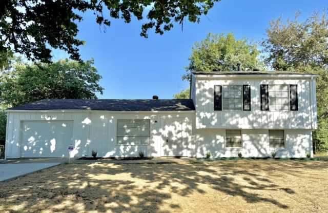 10 Fairbrook Dr photos photos