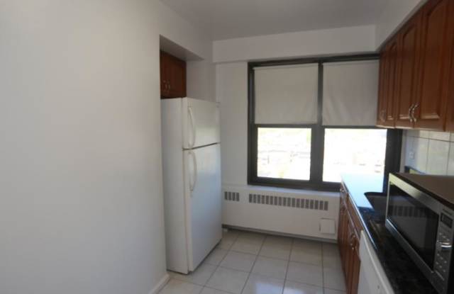 6118 Sheridan Gallery 4