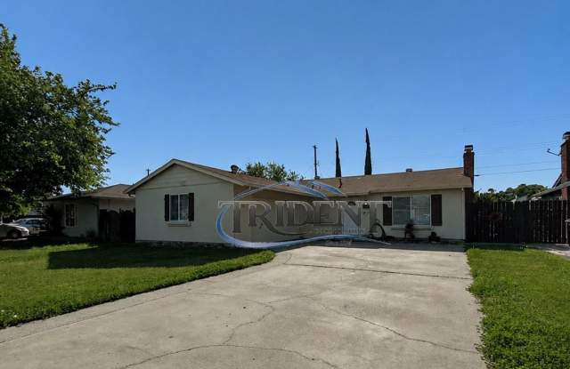 Cute 3 bedroom, 2 bath house photos photos