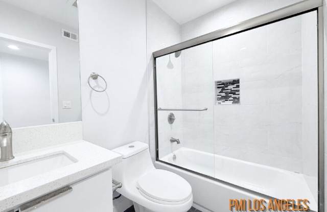 206 East 87th Street Gallery 3