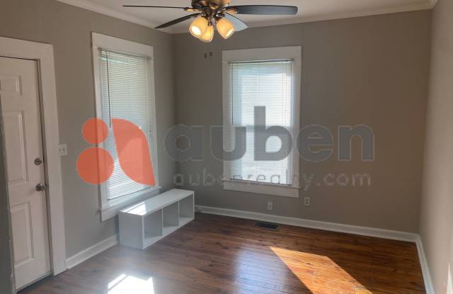 Cozy 2 Bed 1 Bath Home in Northshore! Gallery 3