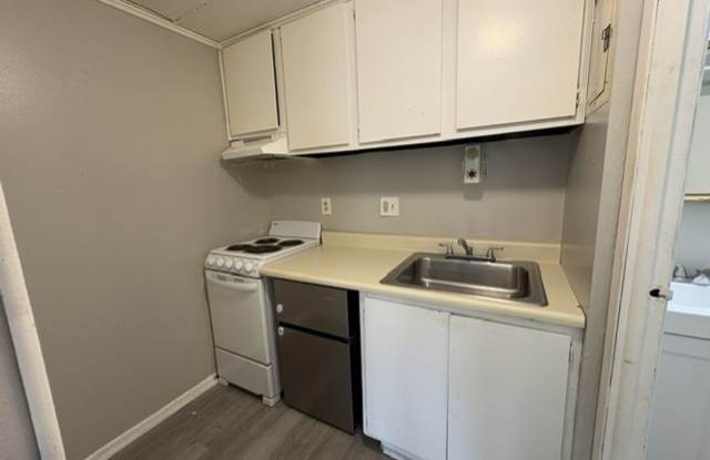 Low-Maintenance Studio with Off-Street Parking! Gallery 3