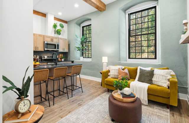 201 Leverington Avenue - 105 photos photos