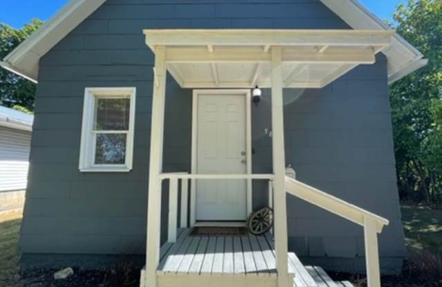 3 Bedroom/ 1 Bathroom downtown home! photos photos