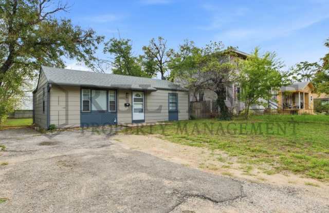 2322 South Waco Gallery 2