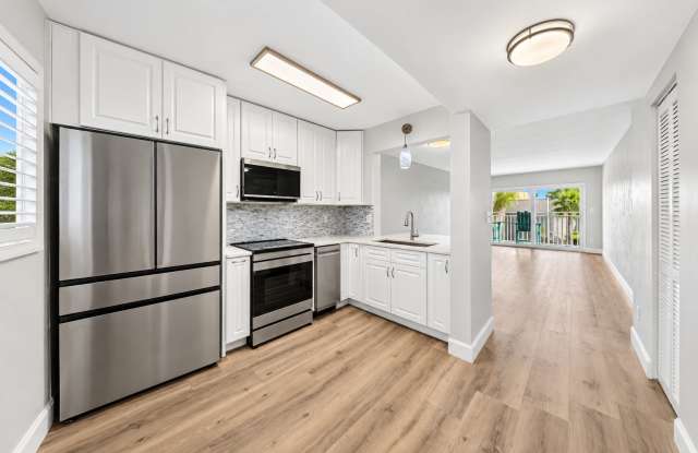 Luxury Riverfront Living in Daytona Beach Gallery 3