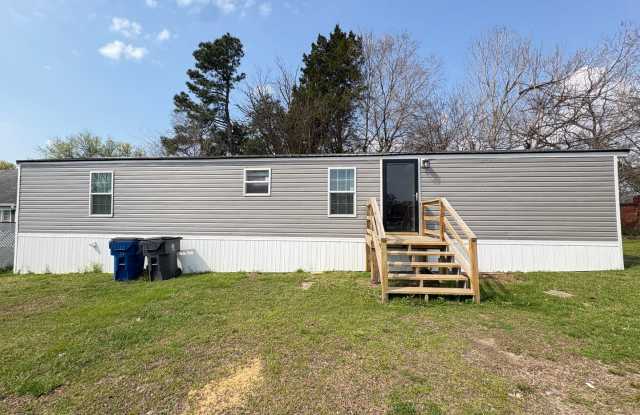 2 Bedroom, 2 Bathroom Home in Haw River! photos photos