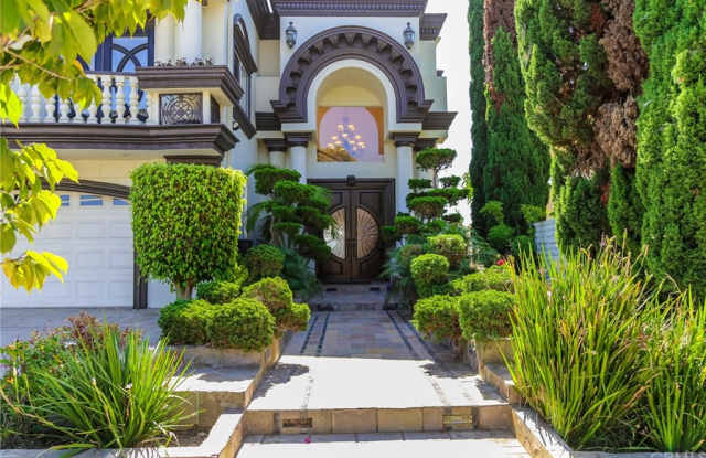 3792 Humboldt Drive Gallery 2