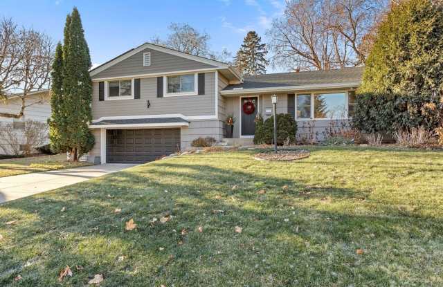 Cozy 3BR Home in Edina photos photos Cozy 3BR Home in Edina photos photos