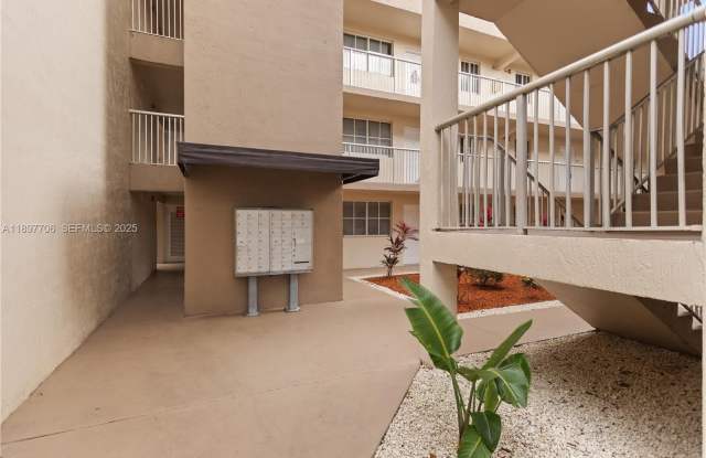 6065 NW 186th St photos photos